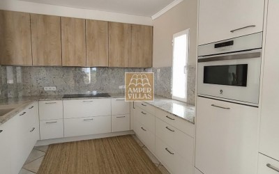 Fantastic villa with panoramic sea views.